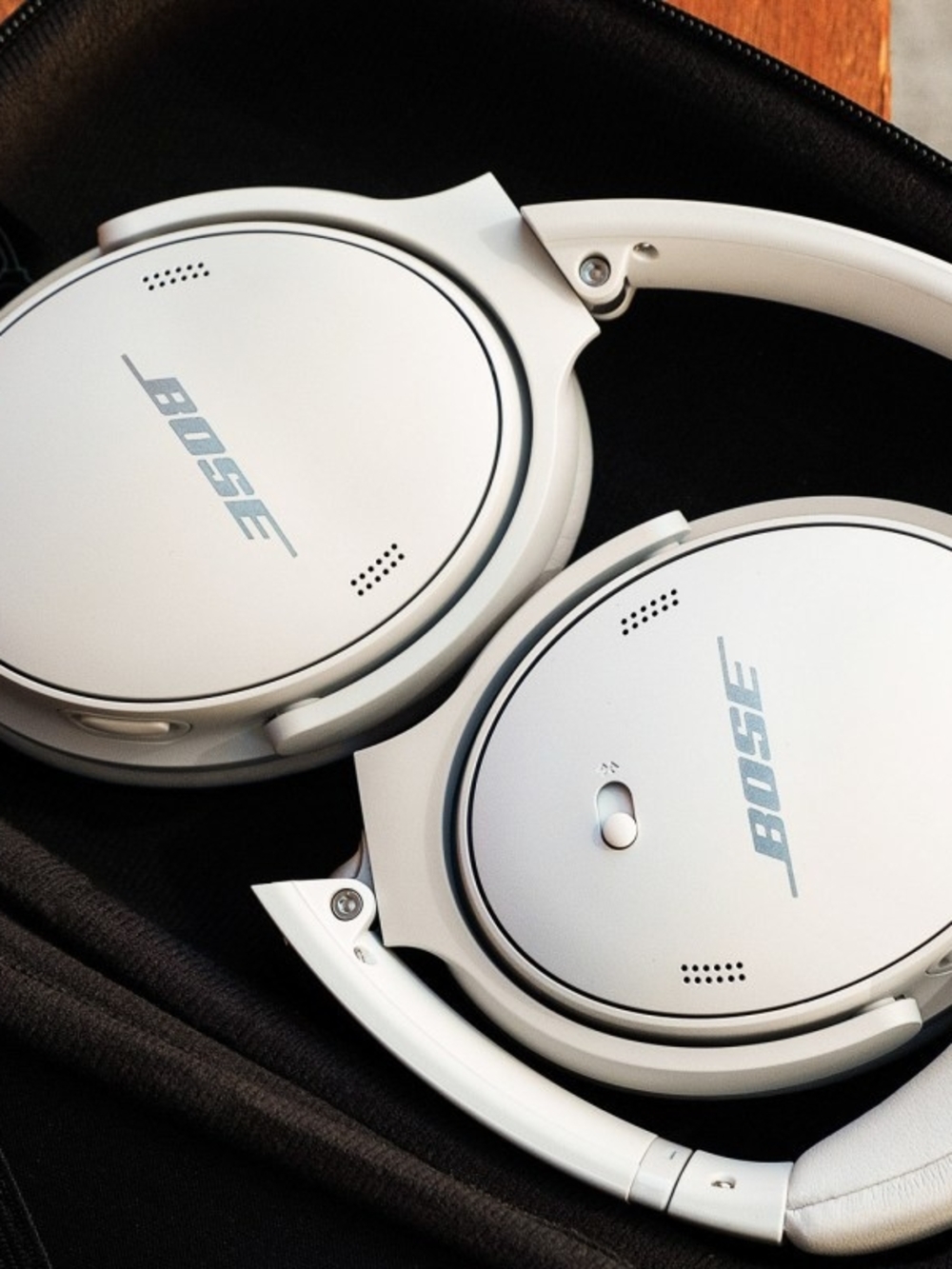 Bose QuietComfort Wireless Over-Ear Headphones — White